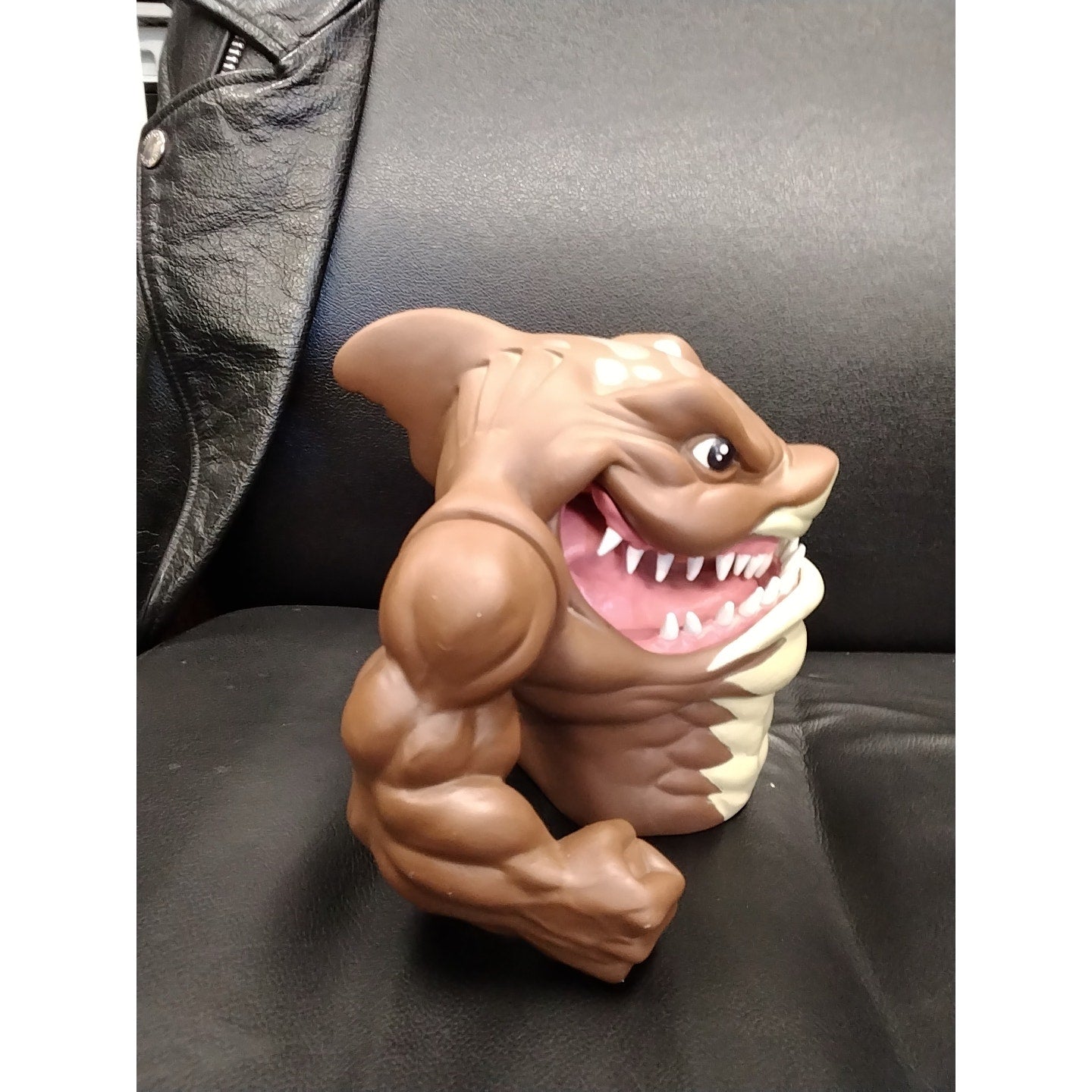 Playmates Street Sharks Shark Slammu Puppet Brown 1994