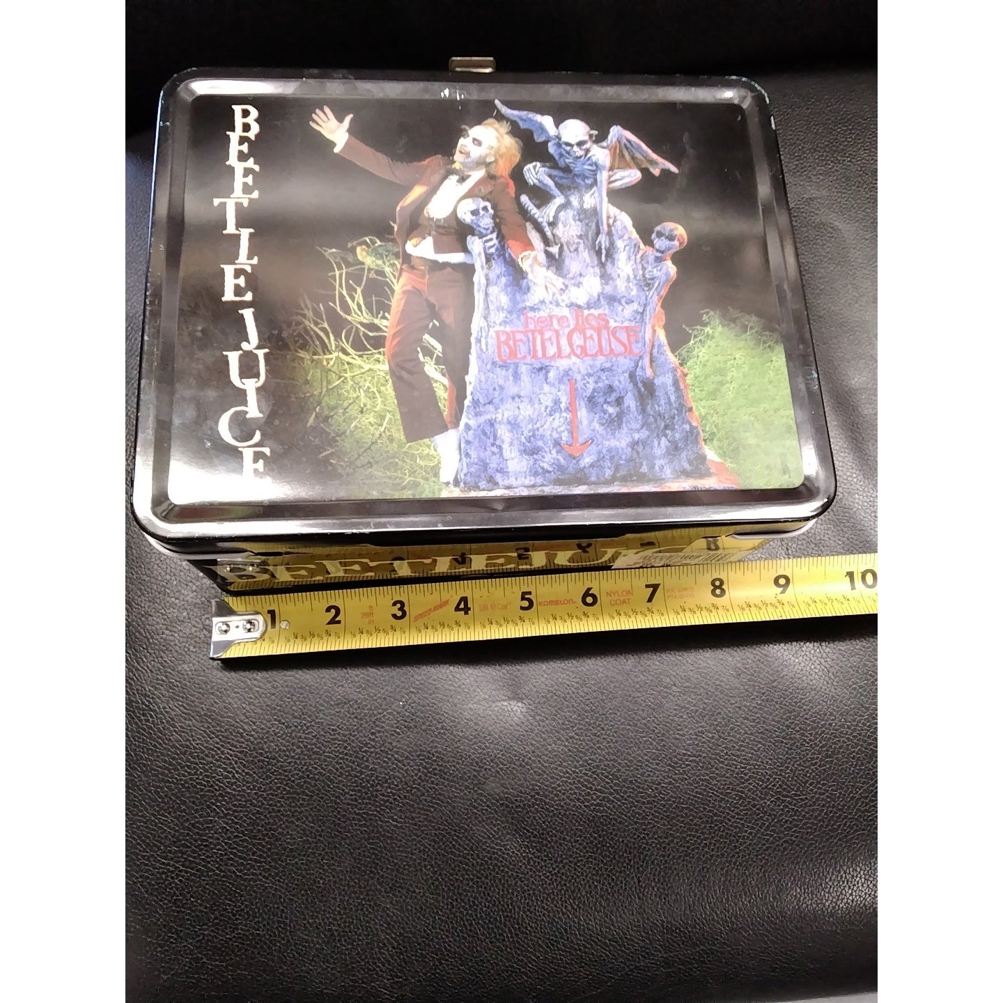 2001 NECA Beetlejuice cemetery With Thermos