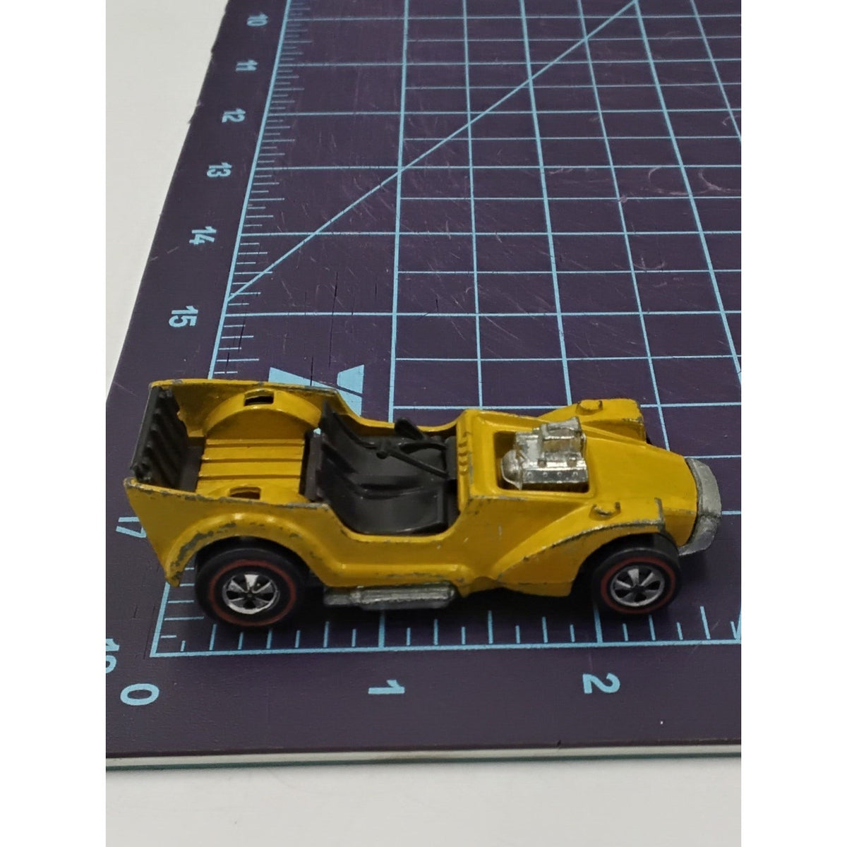 1969 Silhouette Yellow Twin Engine Redline Action Figure Loose Hot Wheels Mattel
