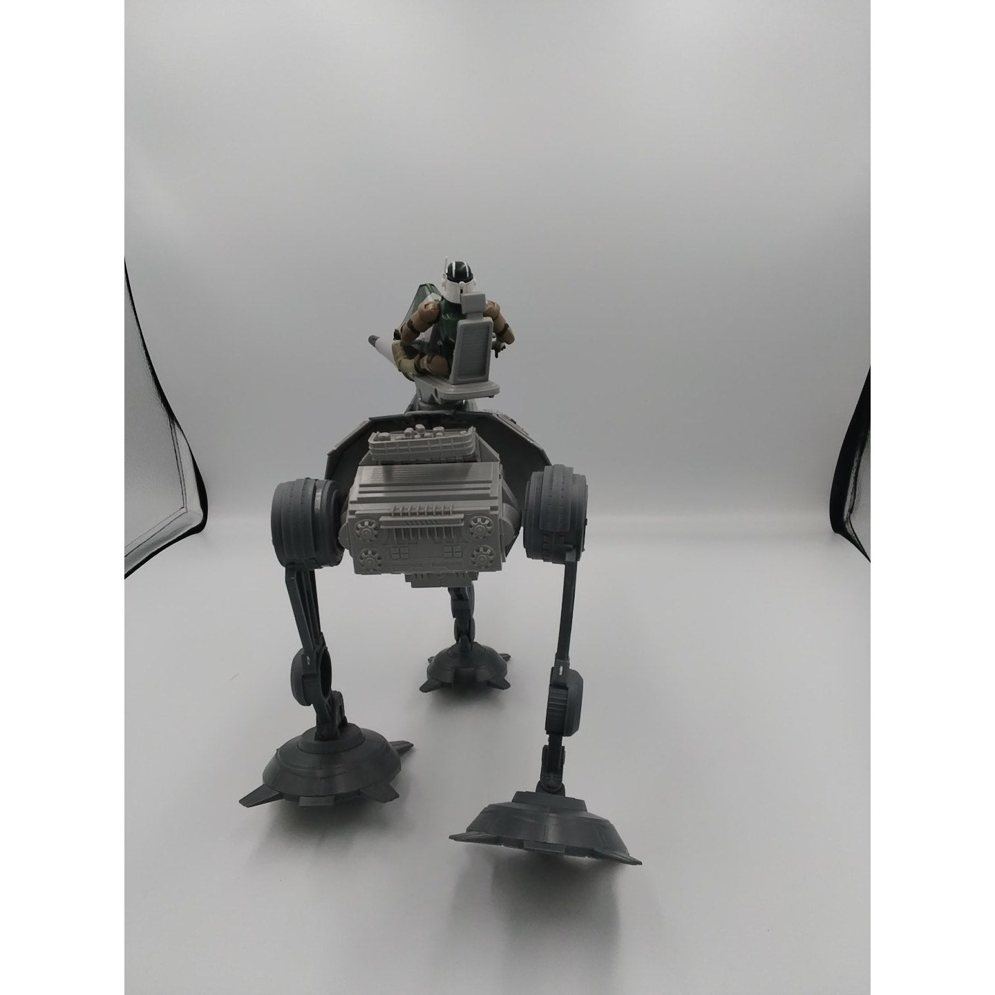 Star wars AT-AP Revenge of the sith vehicle and pilot incomplete