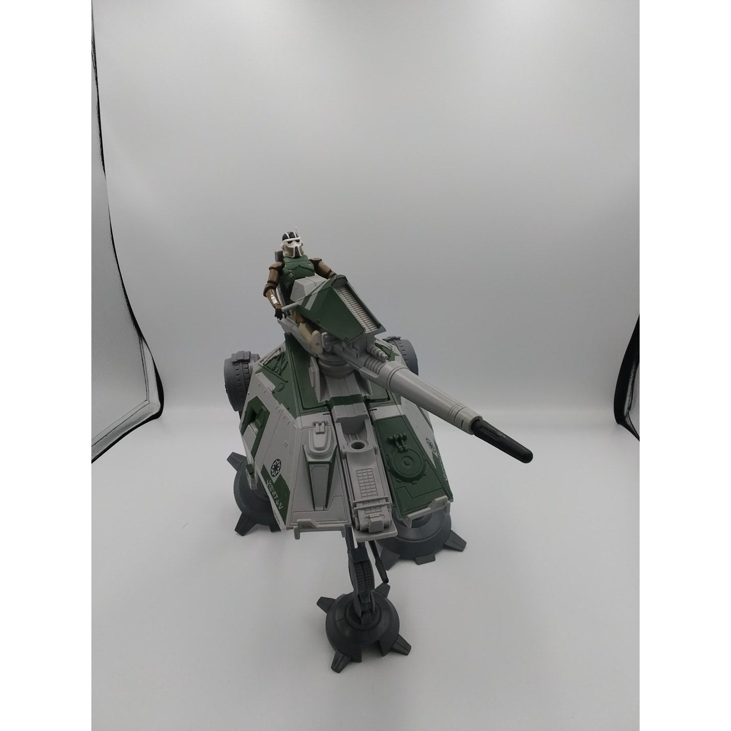 Star wars AT-AP Revenge of the sith vehicle and pilot incomplete