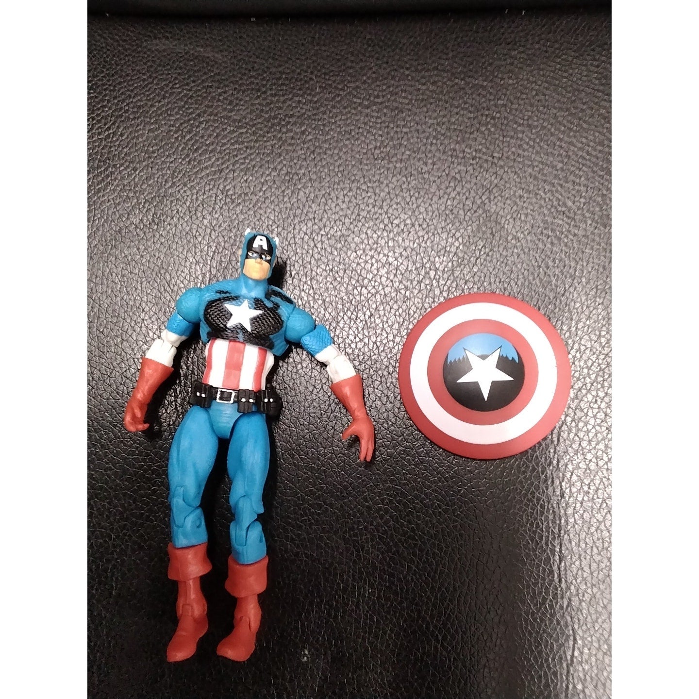 2009 Captain America 3.75 action figure Marvel universe