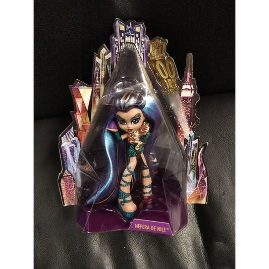 2015 Nefera De Nile Mattel Vinyl Figure In Box