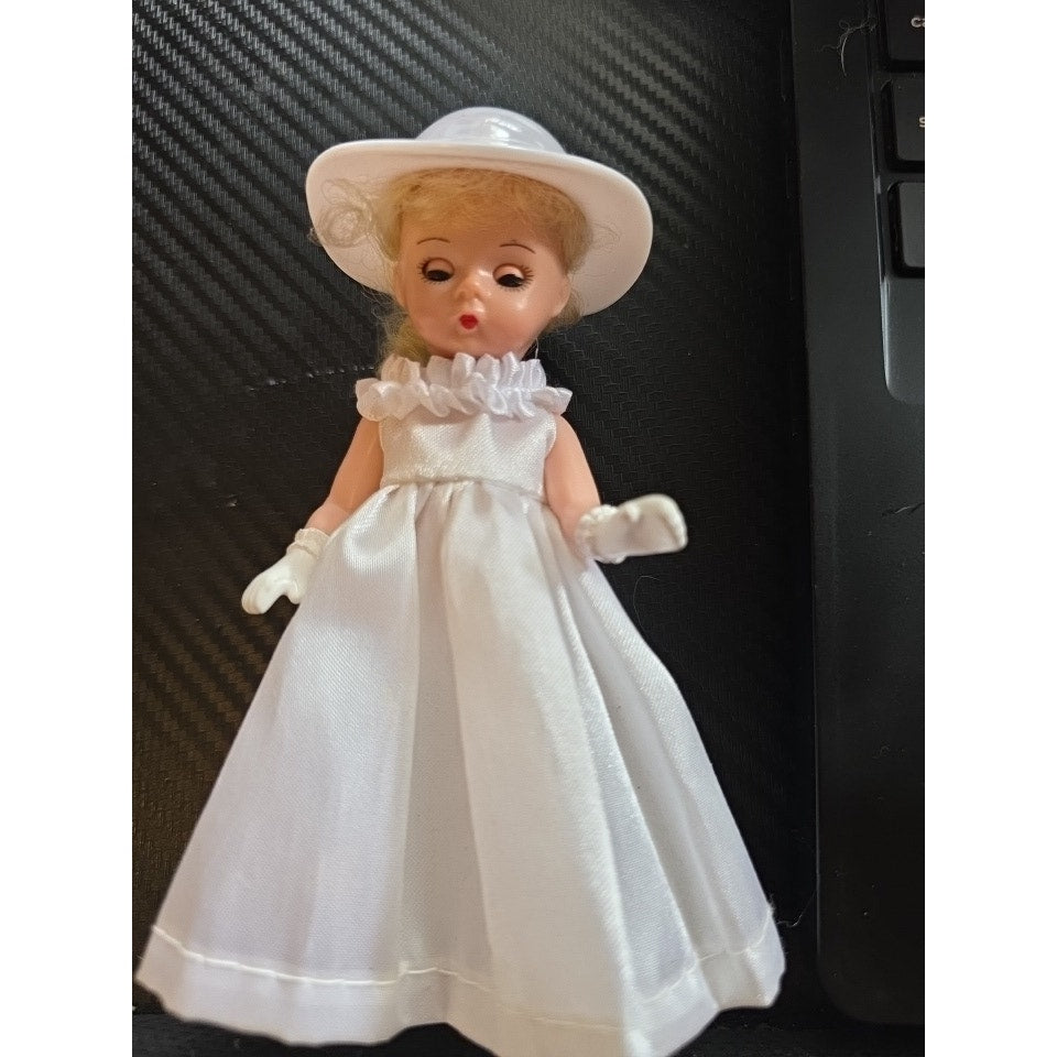 2002 Bride McDonalds Doll Loose Madame Alexander Bergdorf Vintage