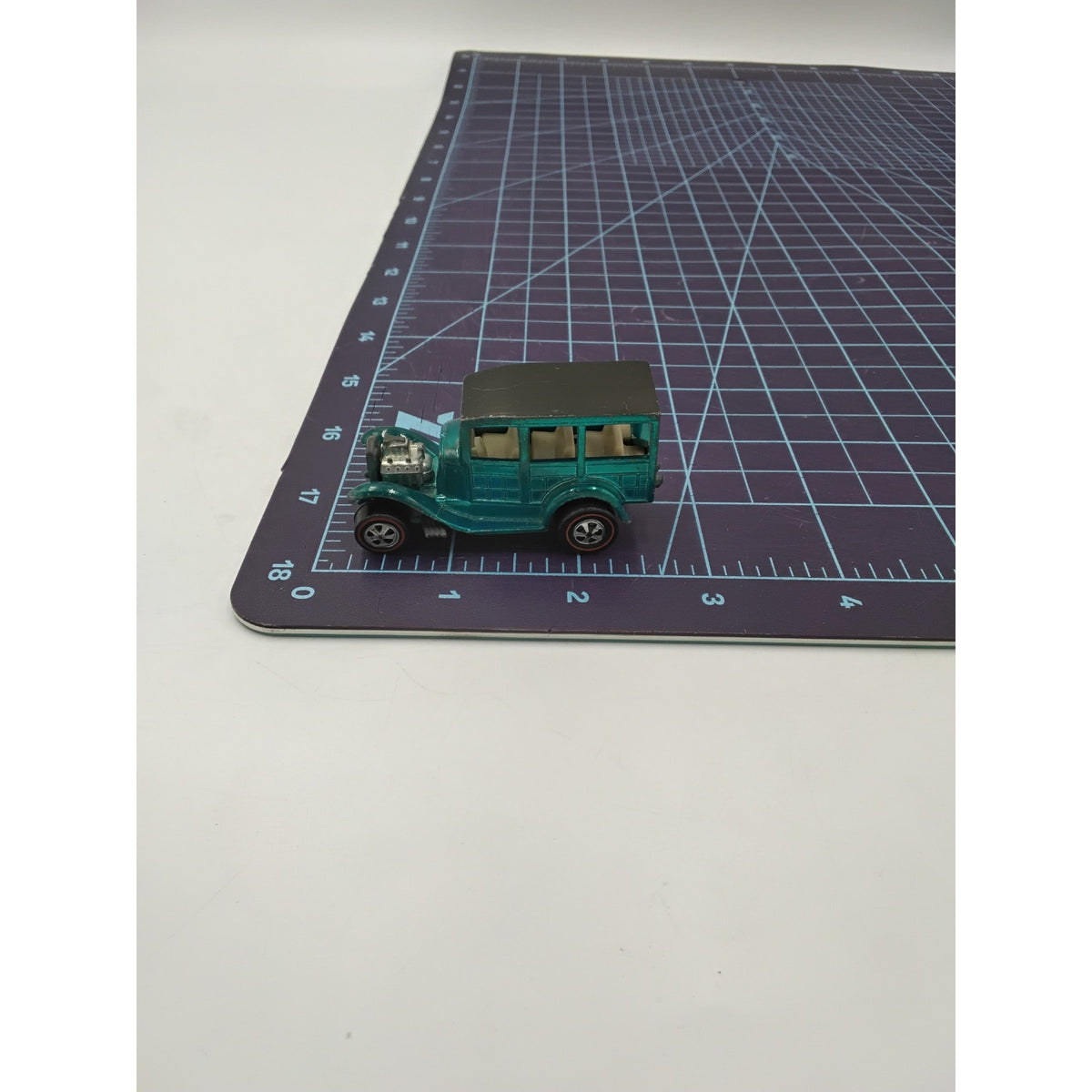 1968 Classic 31 Ford Woody Aqua w/ White Interior Collectible Loose Hot Wheels