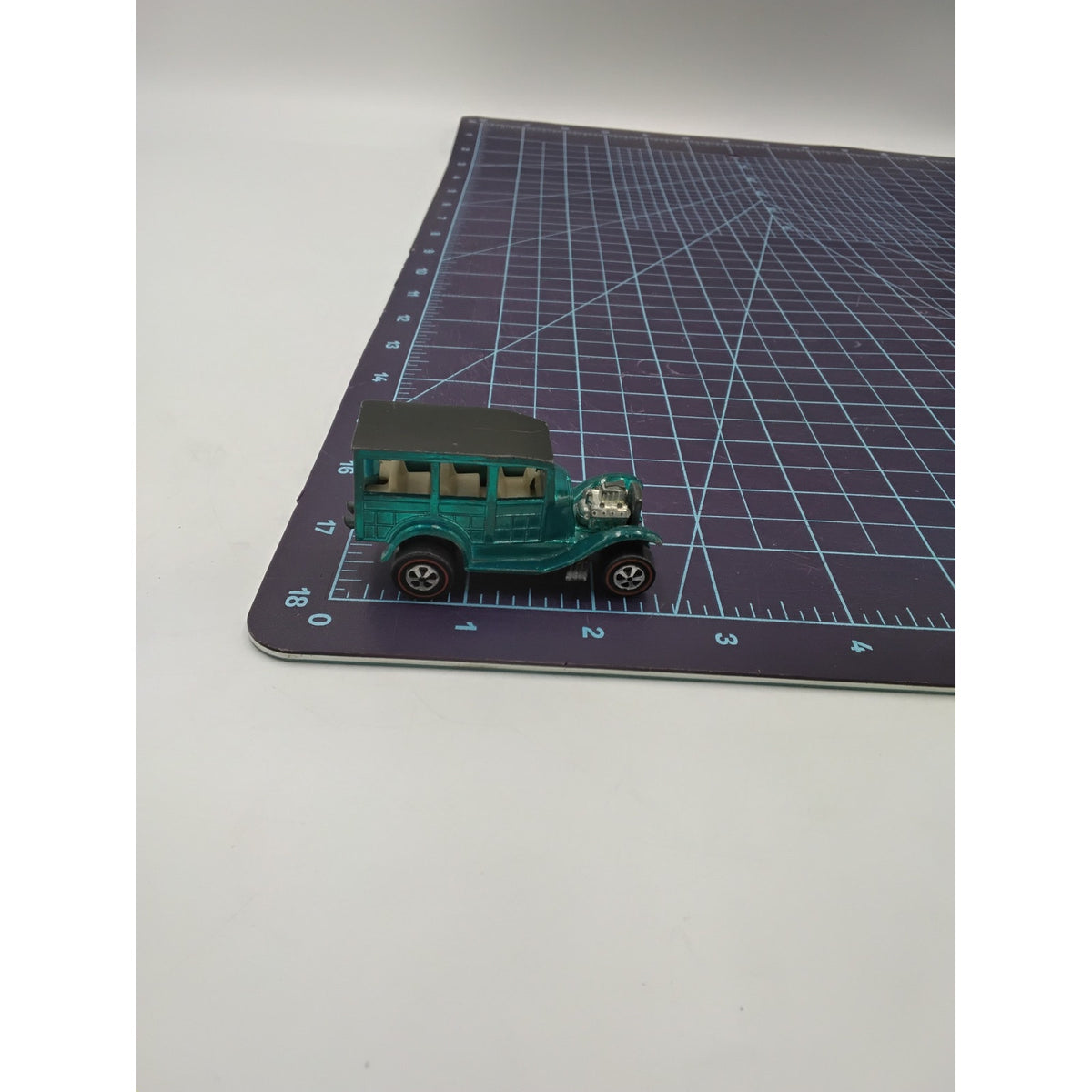 1968 Classic 31 Ford Woody Aqua w/ White Interior Collectible Loose Hot Wheels