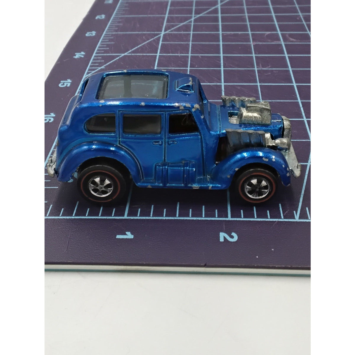 1970 COCKNEY CAB BLUE REDLINE Collectible Loose Hot Wheels Mattel Vintage