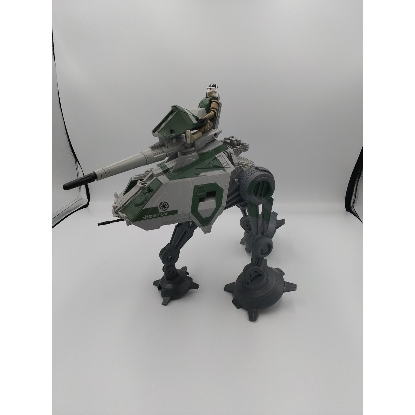 Star wars AT-AP Revenge of the sith vehicle and pilot incomplete