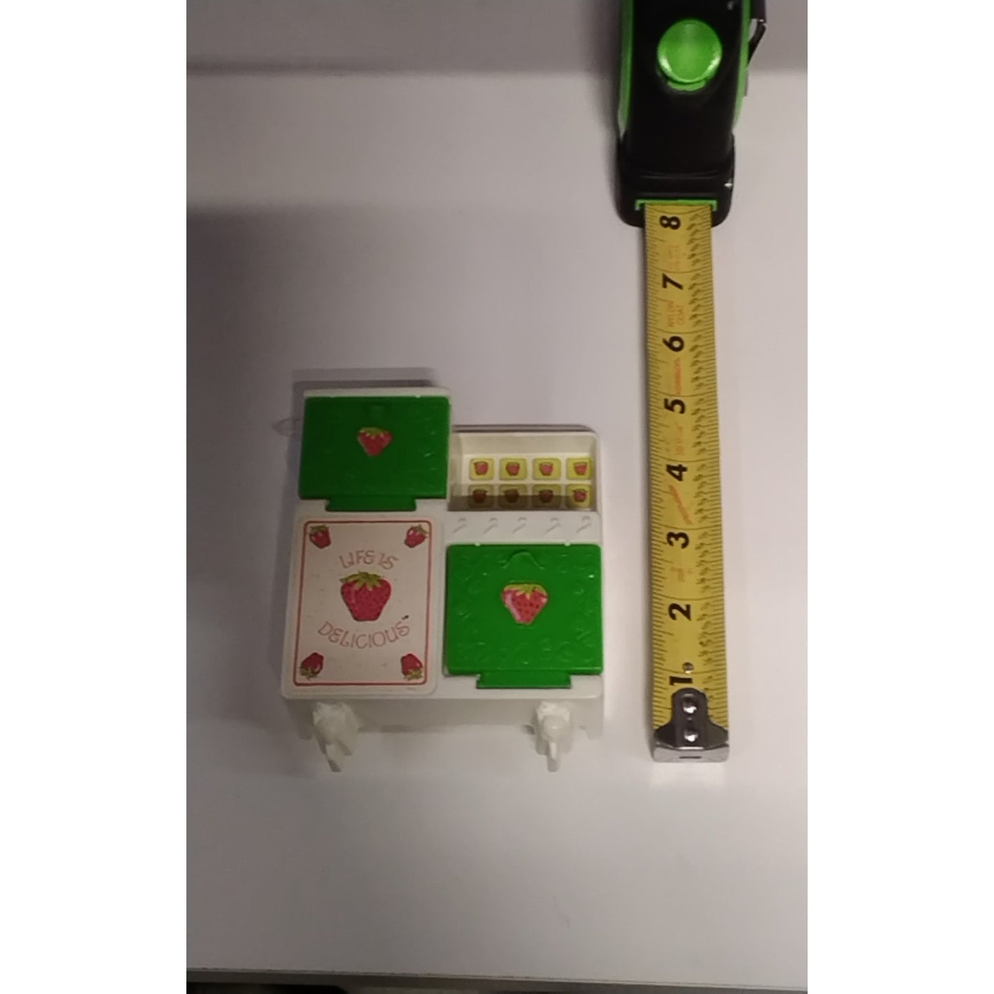 1980 Strawberry Shortcake Berry Bake Shoppe Stove